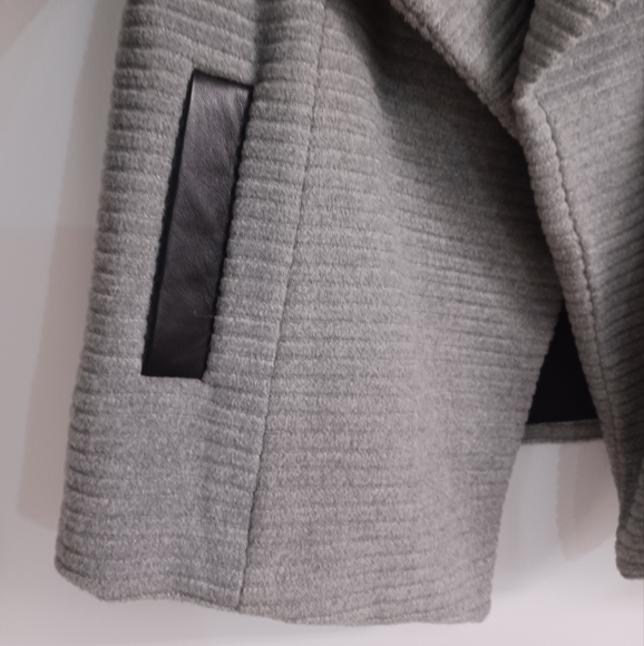 Danier Italian Leather And Wool Cardigan Jacket - Picture 4 of 10